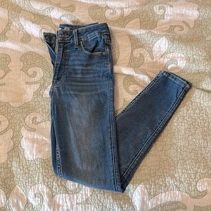 Old navy extra high rise super skinny jeans